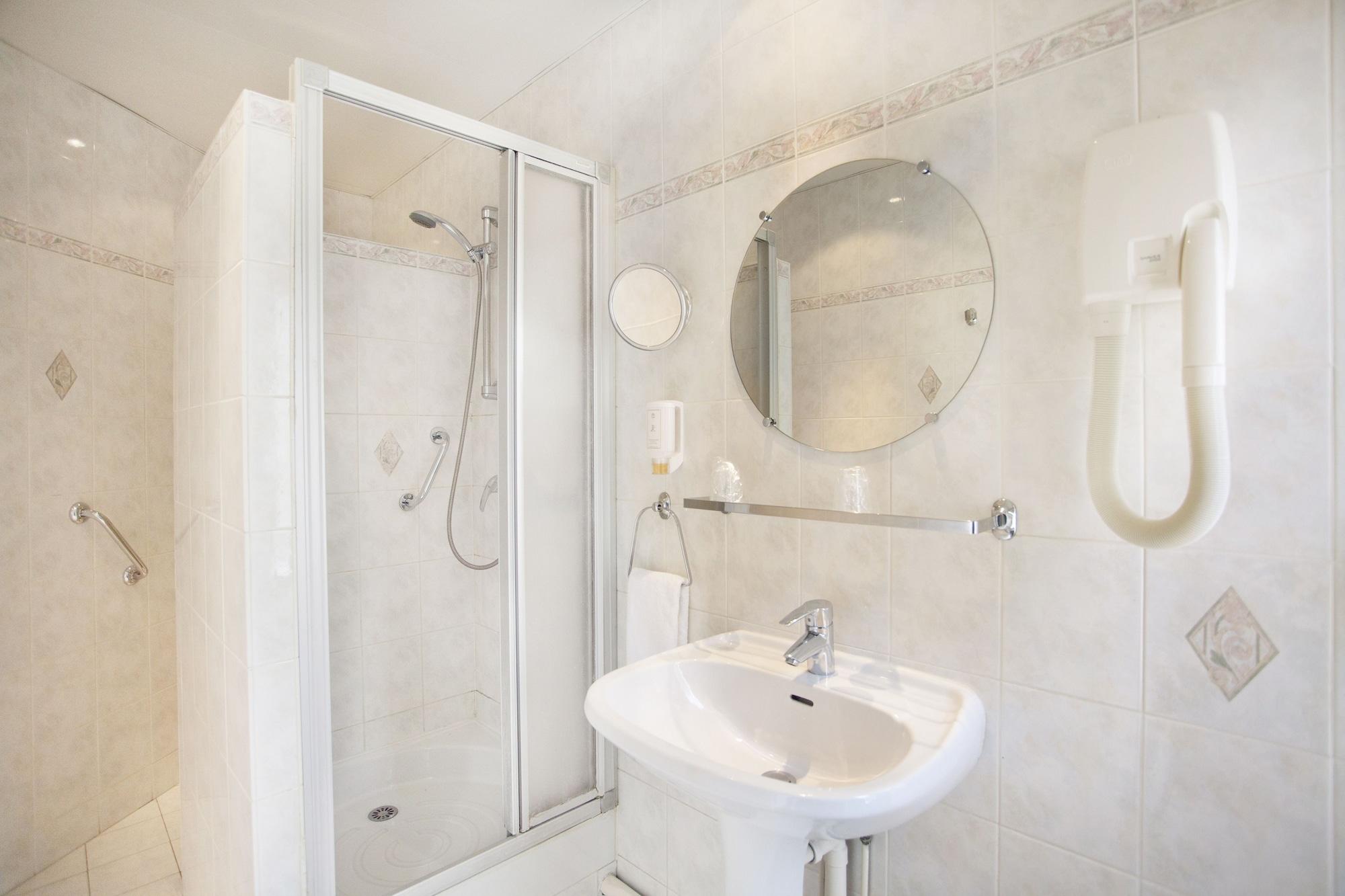 Nadaud Hotel Париж Екстериор снимка