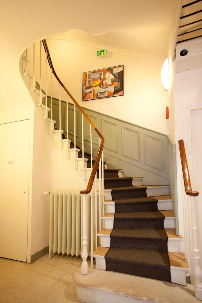 Nadaud Hotel Париж Екстериор снимка